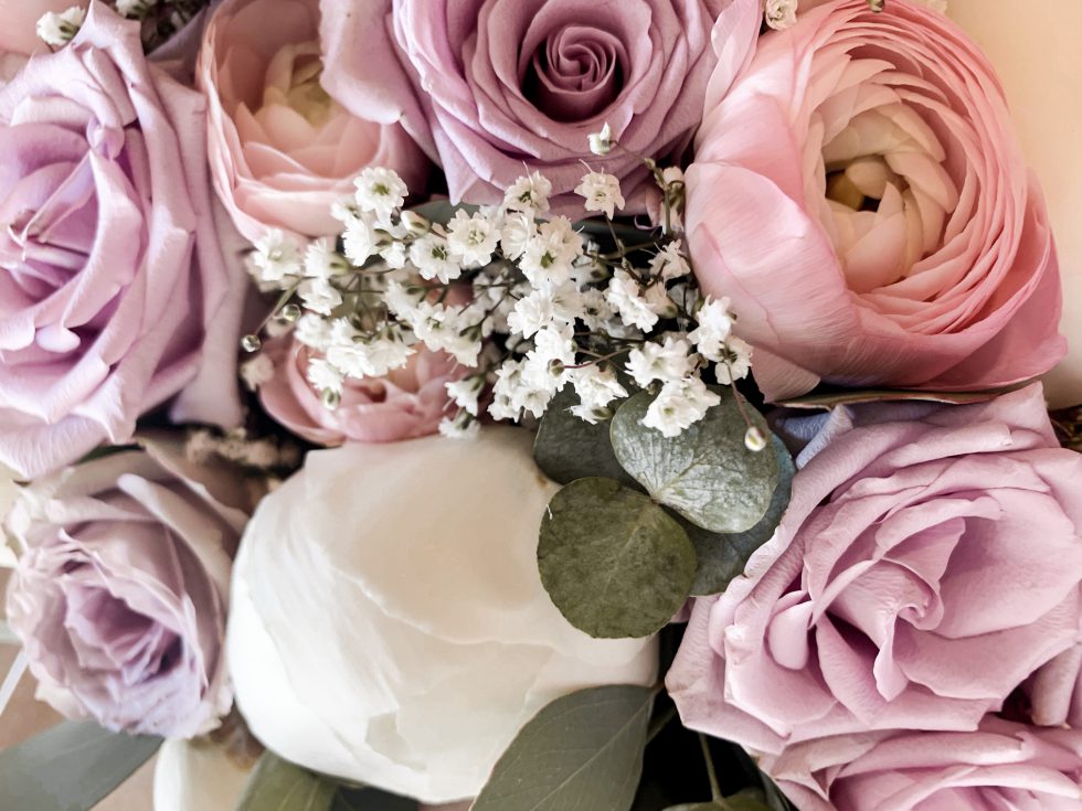 Blooming peonies - Image 2