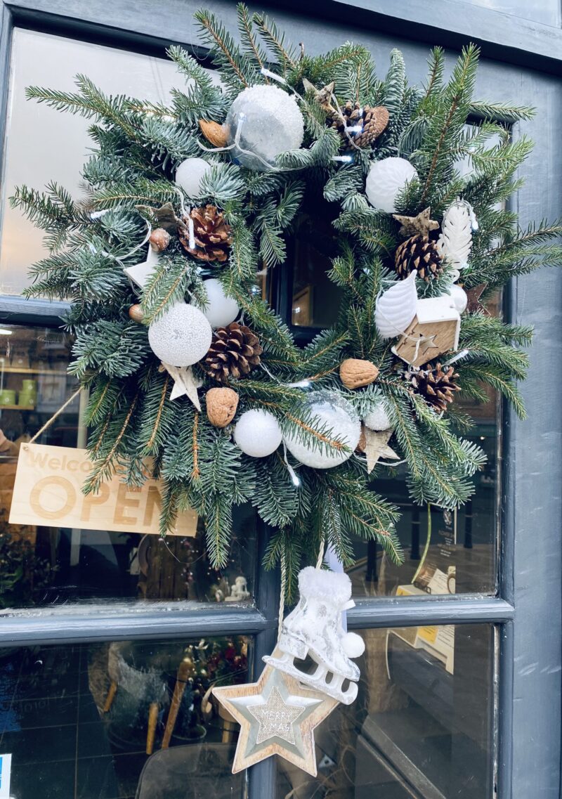 White Christmas Wreath - Image 2